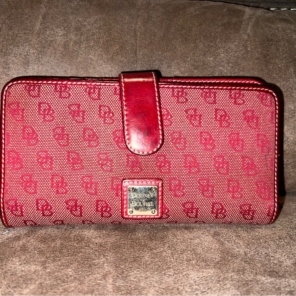 VINTAGE LARGE DOONEY & BOURKE CLUTCH WALLET